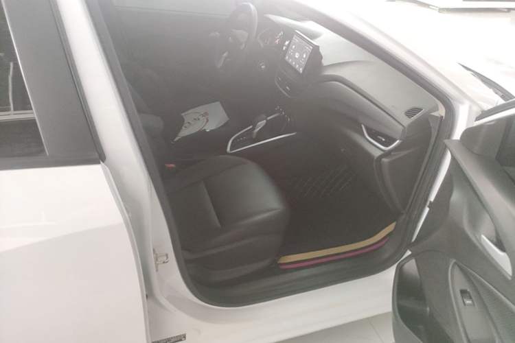 Used Chevrolet Cavalier 2021 325T Automatic Enjoyment Edition Right Front Seat