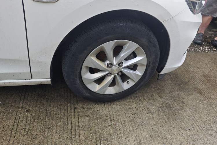 Used Chevrolet Cavalier 2021 325T Automatic Enjoyment Edition Right Front Wheel Hub