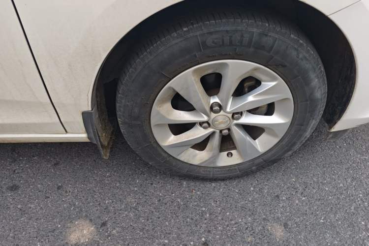 Used Chevrolet Cavalier 2021 325T Automatic Enjoyment Edition Right Front Wheel Hub
