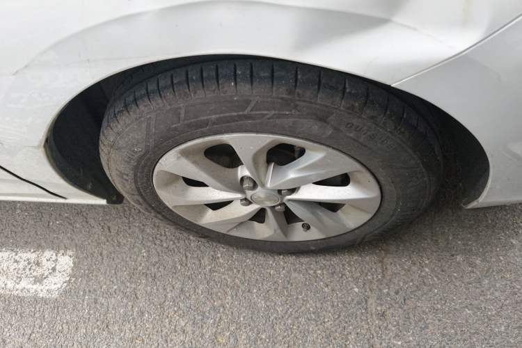 Used Chevrolet Cavalier 2021 325T Automatic Enjoyment Edition Right Front Wheel Hub
