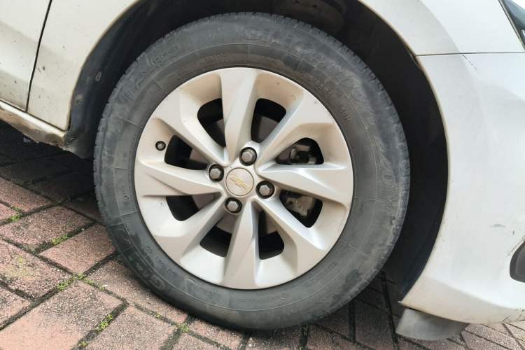 Used Chevrolet Cavalier 2021 325T Automatic Enjoyment Edition Right Front Wheel Hub
