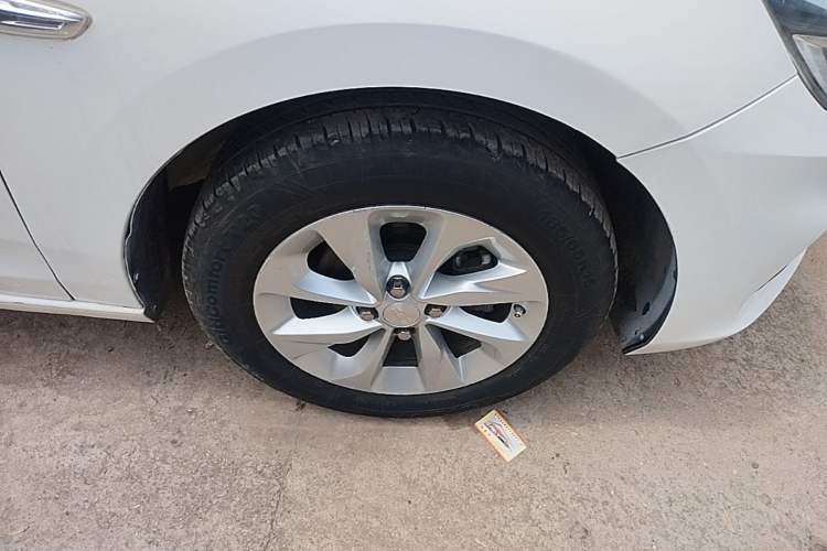 Used Chevrolet Cavalier 2021 325T Automatic Enjoyment Edition Right Front Wheel Hub