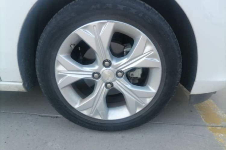 Used Chevrolet Cavalier 2021 Redline 325T Automatic Xinshang Edition Right Front Wheel Hub
