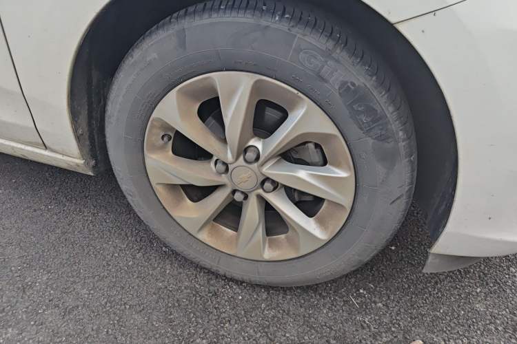 Used Chevrolet Cavalier 2021 325T Automatic Enjoyment Edition Right Front Wheel Hub