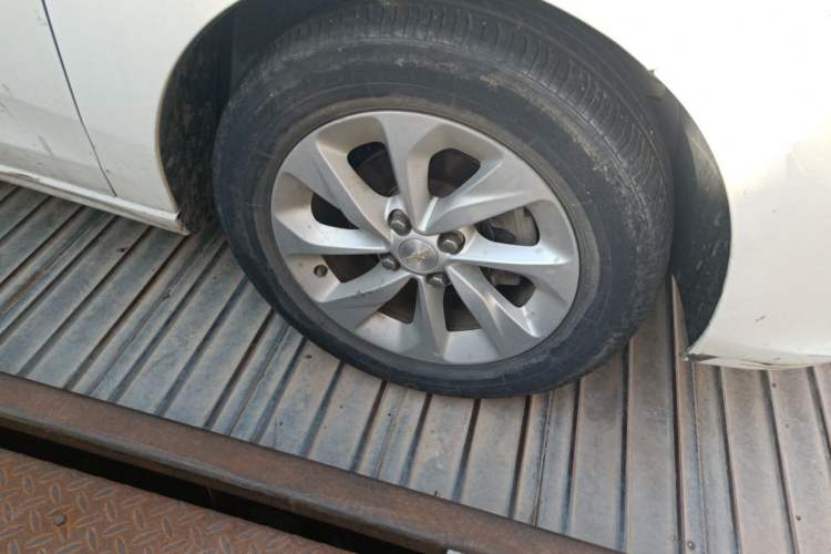 Used Chevrolet Cavalier 2021 325T Automatic Enjoyment Edition Right Front Wheel Hub