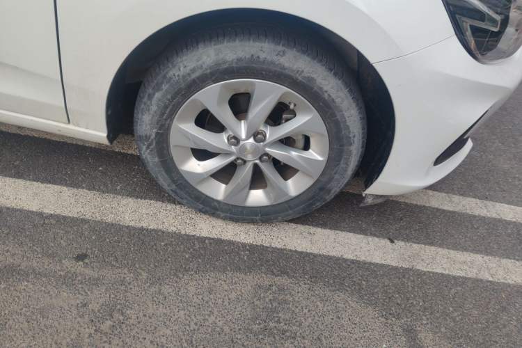 Used Chevrolet Cavalier 2021 325T Automatic Enjoyment Edition Right Front Wheel Hub