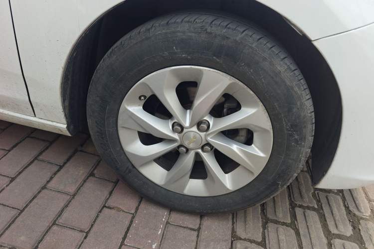 Used Chevrolet Cavalier 2021 325T Automatic Enjoyment Edition Right Front Wheel Hub