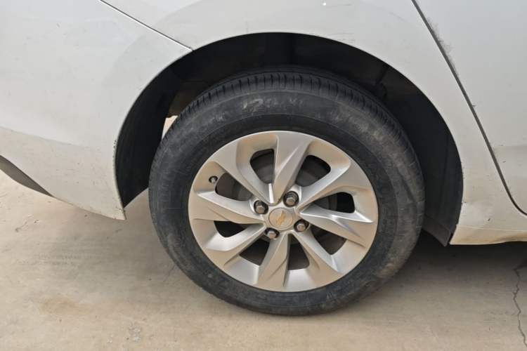 Used Chevrolet Cavalier 2021 325T Automatic Enjoyment Edition Right Rear Wheel Hub