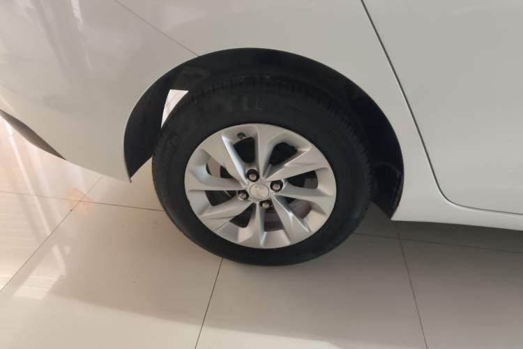 Used Chevrolet Cavalier 2021 325T Automatic Enjoyment Edition Right Rear Wheel Hub