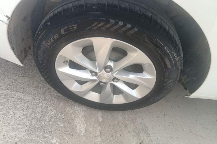 Used Chevrolet Cavalier 2021 325T Automatic Enjoyment Edition Right Rear Wheel Hub