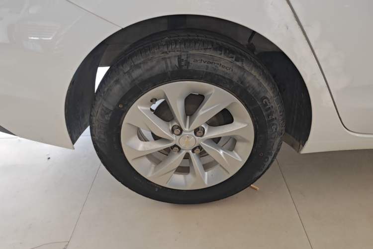 Used Chevrolet Cavalier 2021 325T Automatic Enjoyment Edition Right Rear Wheel Hub