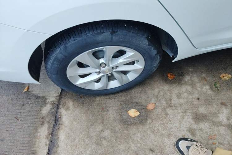Used Chevrolet Cavalier 2021 325T Automatic Enjoyment Edition Right Rear Wheel Hub