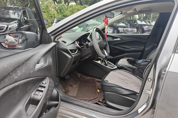 Used Chevrolet Cavalier 2022 325T Automatic Enjoyment Edition Driver Seat