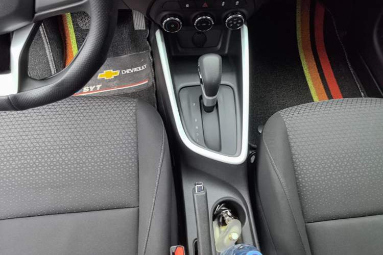 Used Chevrolet Cavalier 2022 325T Automatic Enjoyment Edition Gear Lever