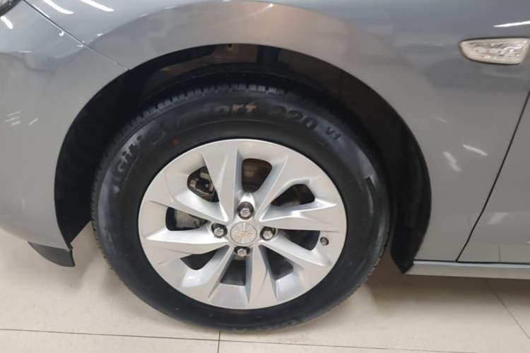 Used Chevrolet Cavalier 2022 325T Automatic Enjoyment Edition Left Front Wheel Hub