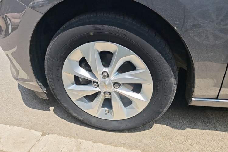 Used Chevrolet Cavalier 2022 325T Automatic Enjoyment Edition Left Front Wheel Hub