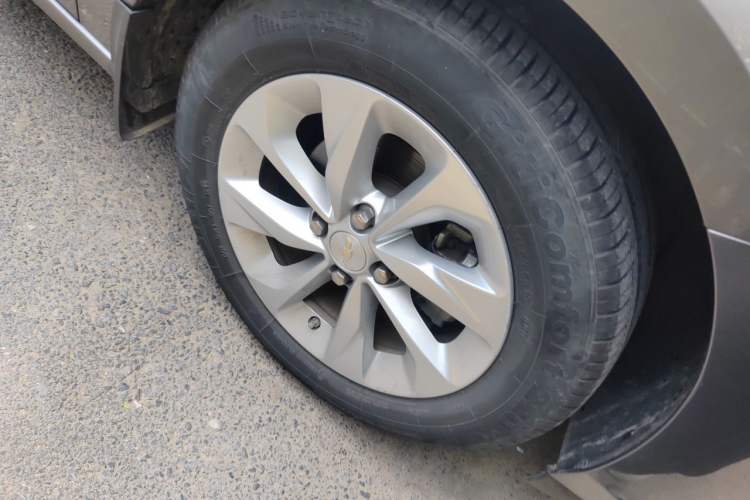 Used Chevrolet Cavalier 2022 325T Automatic Enjoyment Edition Right Front Wheel Hub