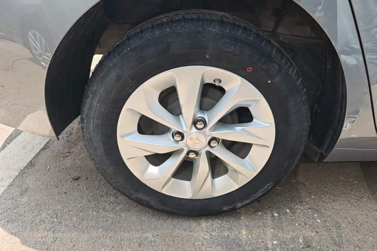 Used Chevrolet Cavalier 2022 325T Automatic Enjoyment Edition Right Rear Wheel Hub