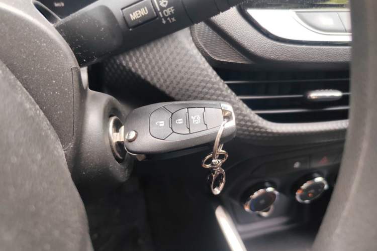 Used Chevrolet Cavalier 2022 325T Automatic Enjoyment Edition Vehicle Key