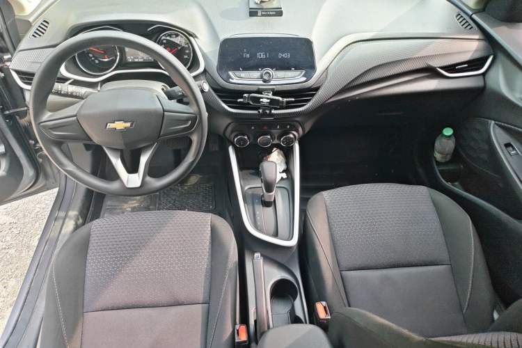 Used Chevrolet Cavalier 2022 325T Automatic Enjoyment Edition Center Console
