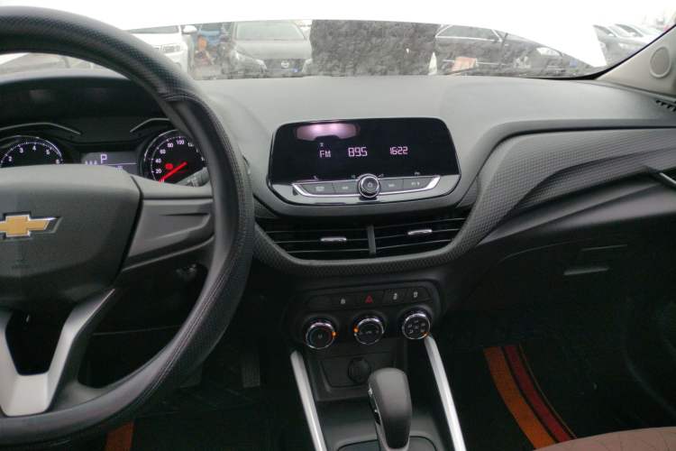 Used Chevrolet Cavalier 2022 325T Automatic Enjoyment Edition Audio And AC Panel