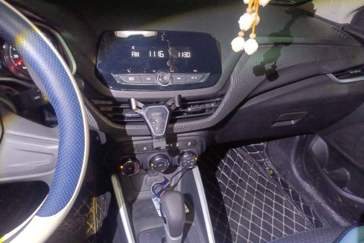 Used Chevrolet Cavalier 2022 325T Automatic Enjoyment Edition Audio And AC Panel