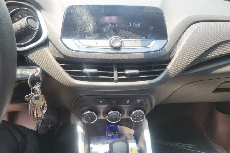 Used Chevrolet Cavalier 2022 325T Automatic Enjoyment Edition Audio And AC Panel