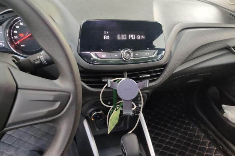 Used Chevrolet Cavalier 2022 325T Automatic Enjoyment Edition Audio And AC Panel