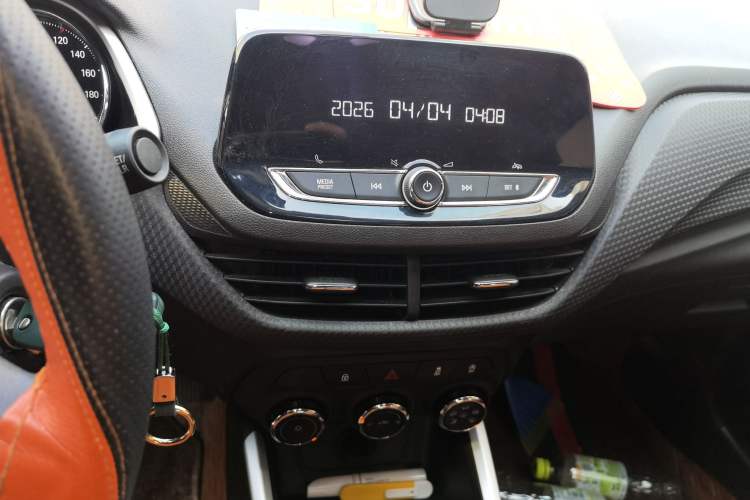 Used Chevrolet Cavalier 2022 325T Automatic Enjoyment Edition Audio And AC Panel