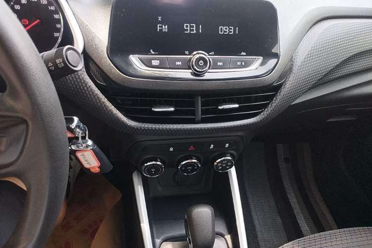 Used Chevrolet Cavalier 2022 325T Automatic Enjoyment Edition Audio And AC Panel