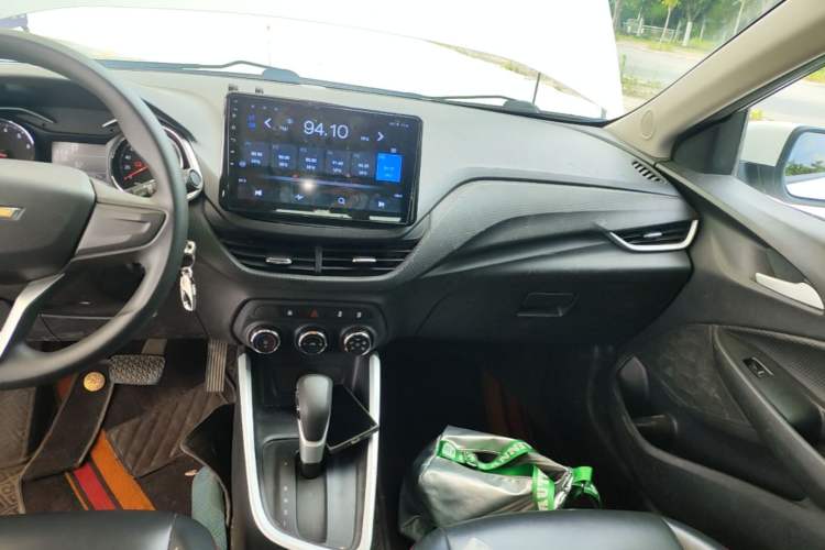 Used Chevrolet Cavalier 2022 325T Automatic Enjoyment Edition Audio And AC Panel