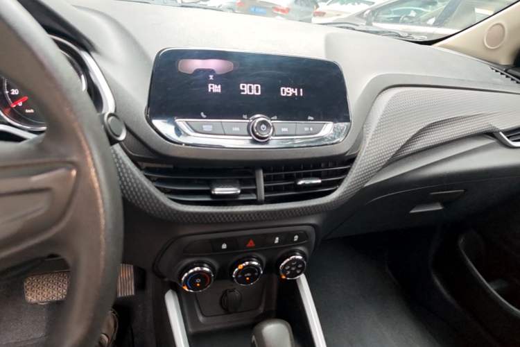 Used Chevrolet Cavalier 2022 325T Automatic Enjoyment Edition Audio And AC Panel