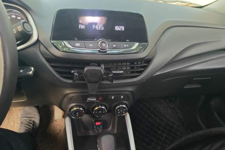 Used Chevrolet Cavalier 2022 325T Automatic Enjoyment Edition Audio And AC Panel