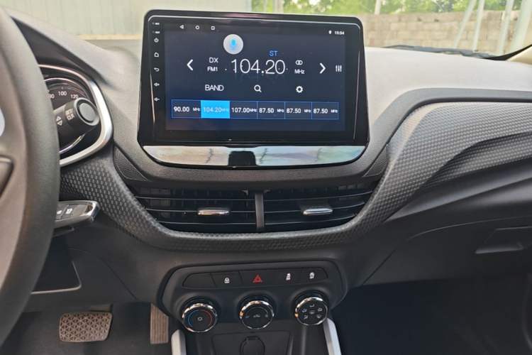 Used Chevrolet Cavalier 2022 325T Automatic Enjoyment Edition Audio And AC Panel