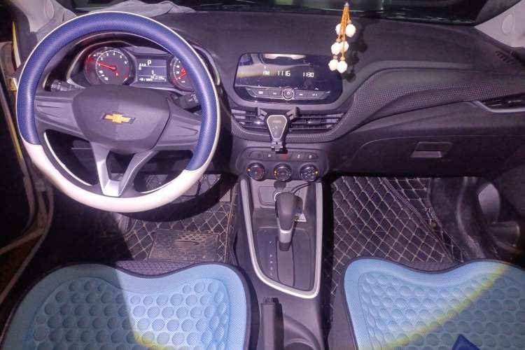 Used Chevrolet Cavalier 2022 325T Automatic Enjoyment Edition Center Console