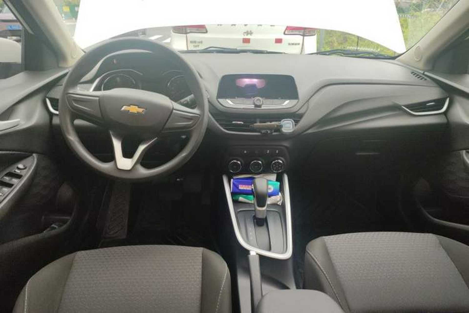 Used Chevrolet Cavalier 2022 325T Automatic Enjoyment Edition Center Console