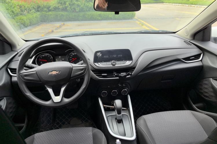 Used Chevrolet Cavalier 2022 325T Automatic Enjoyment Edition Center Console