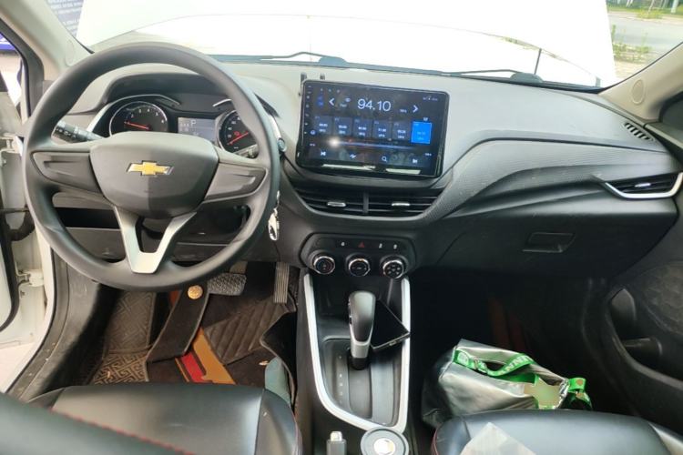 Used Chevrolet Cavalier 2022 325T Automatic Enjoyment Edition Center Console