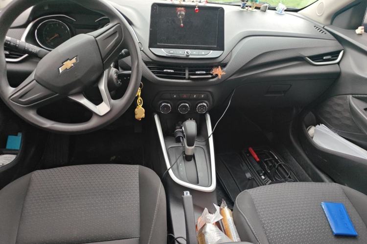 Used Chevrolet Cavalier 2022 325T Automatic Enjoyment Edition Center Console