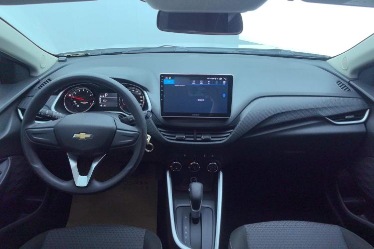 Used Chevrolet Cavalier 2022 325T Automatic Enjoyment Edition Center Console