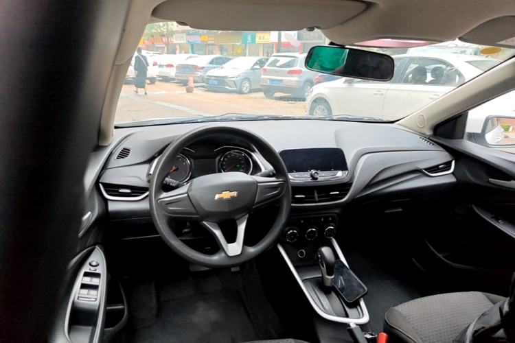 Used Chevrolet Cavalier 2022 325T Automatic Enjoyment Edition Center Console