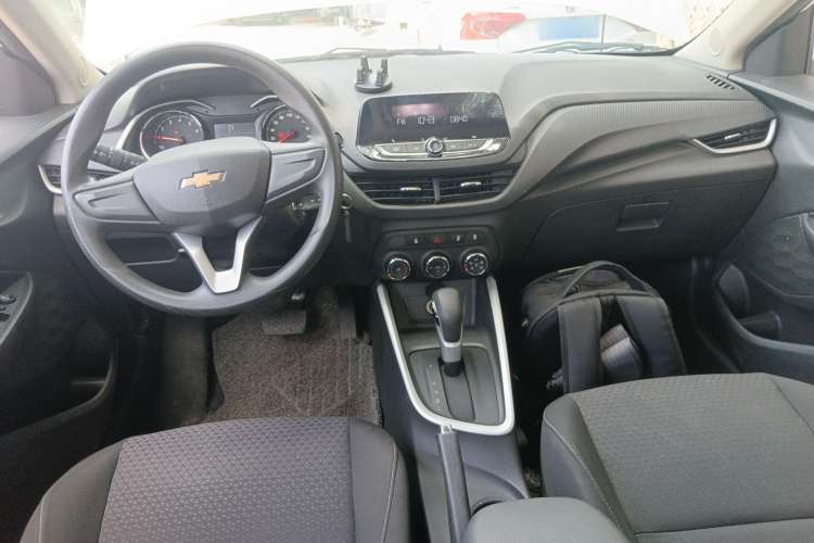 Used Chevrolet Cavalier 2022 325T Automatic Enjoyment Edition Center Console