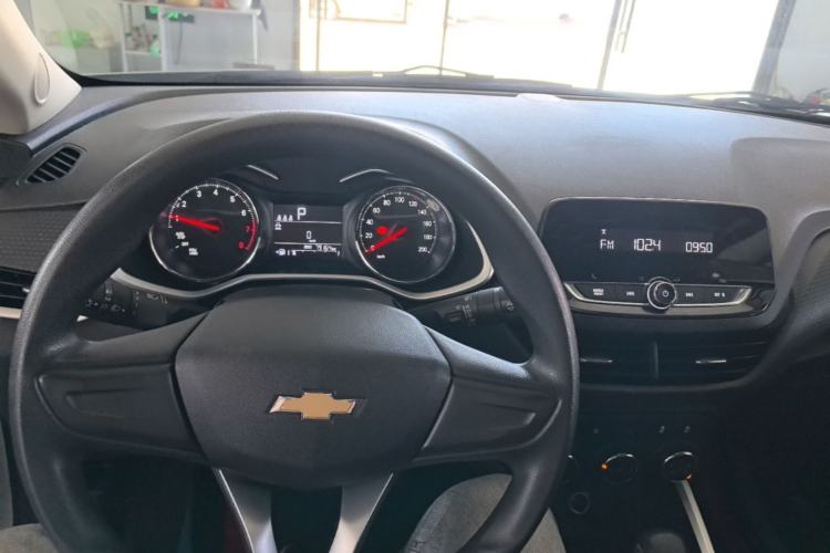 Used Chevrolet Cavalier 2022 325T Automatic Enjoyment Edition Center Console