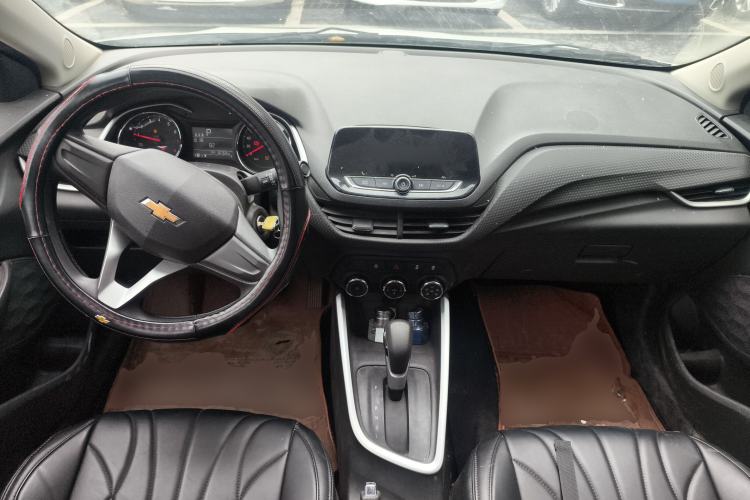 Used Chevrolet Cavalier 2022 325T Automatic Enjoyment Edition Center Console