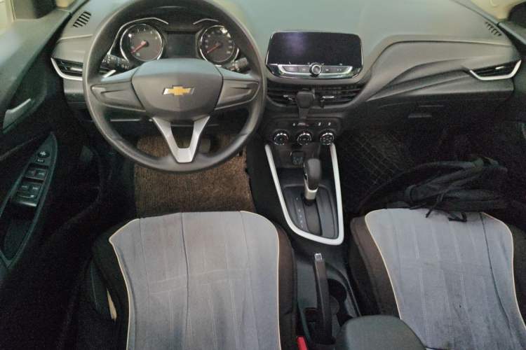 Used Chevrolet Cavalier 2022 325T Automatic Enjoyment Edition Center Console