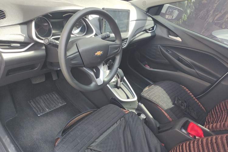 Used Chevrolet Cavalier 2022 325T Automatic Enjoyment Edition Center Console