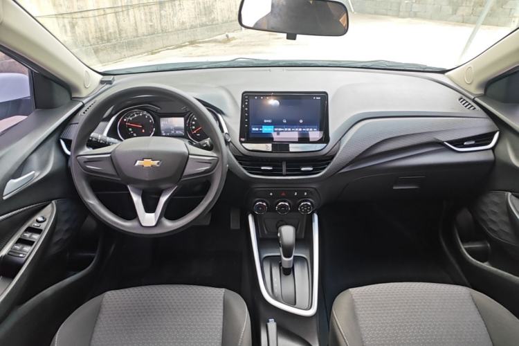 Used Chevrolet Cavalier 2022 325T Automatic Enjoyment Edition Center Console