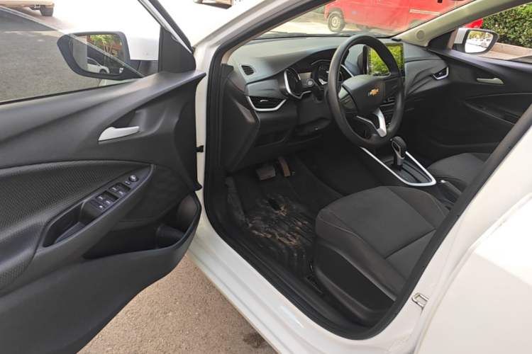 Used Chevrolet Cavalier 2022 325T Automatic Enjoyment Edition Driver Seat