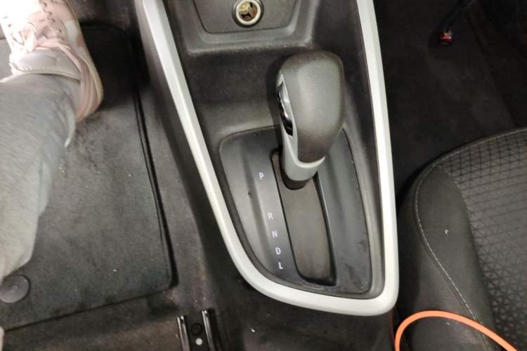 Used Chevrolet Cavalier 2022 Redline 325T Automatic Xinyao Edition Gear Lever