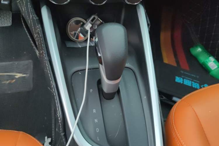 Used Chevrolet Cavalier 2022 325T Automatic Enjoyment Edition Gear Lever